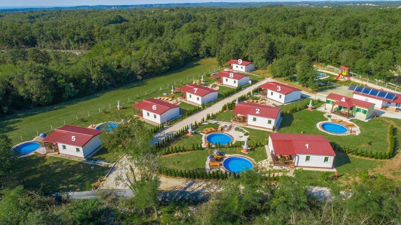 Holiday Park Village Jelovci Kringa Eksteriør billede