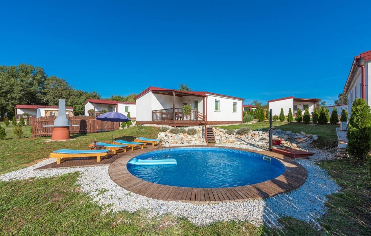 Holiday Park Village Jelovci Kringa Eksteriør billede